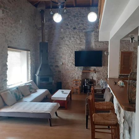 Tsitalia Cottage House Leonídion Exterior foto