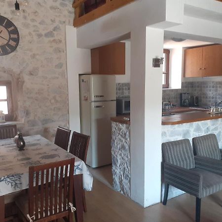 Tsitalia Cottage House Leonídion Exterior foto