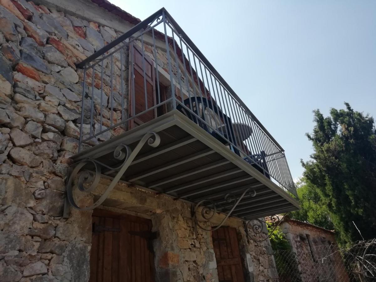 Tsitalia Cottage House Leonídion Exterior foto