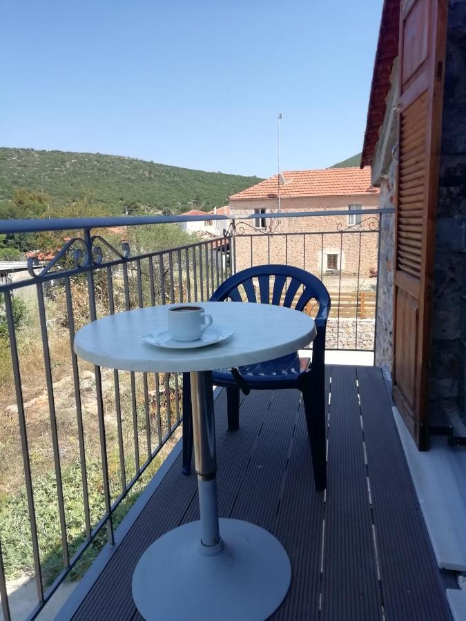 Tsitalia Cottage House Leonídion Exterior foto