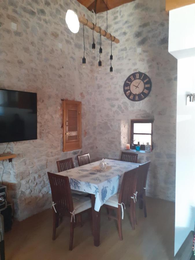 Tsitalia Cottage House Leonídion Exterior foto