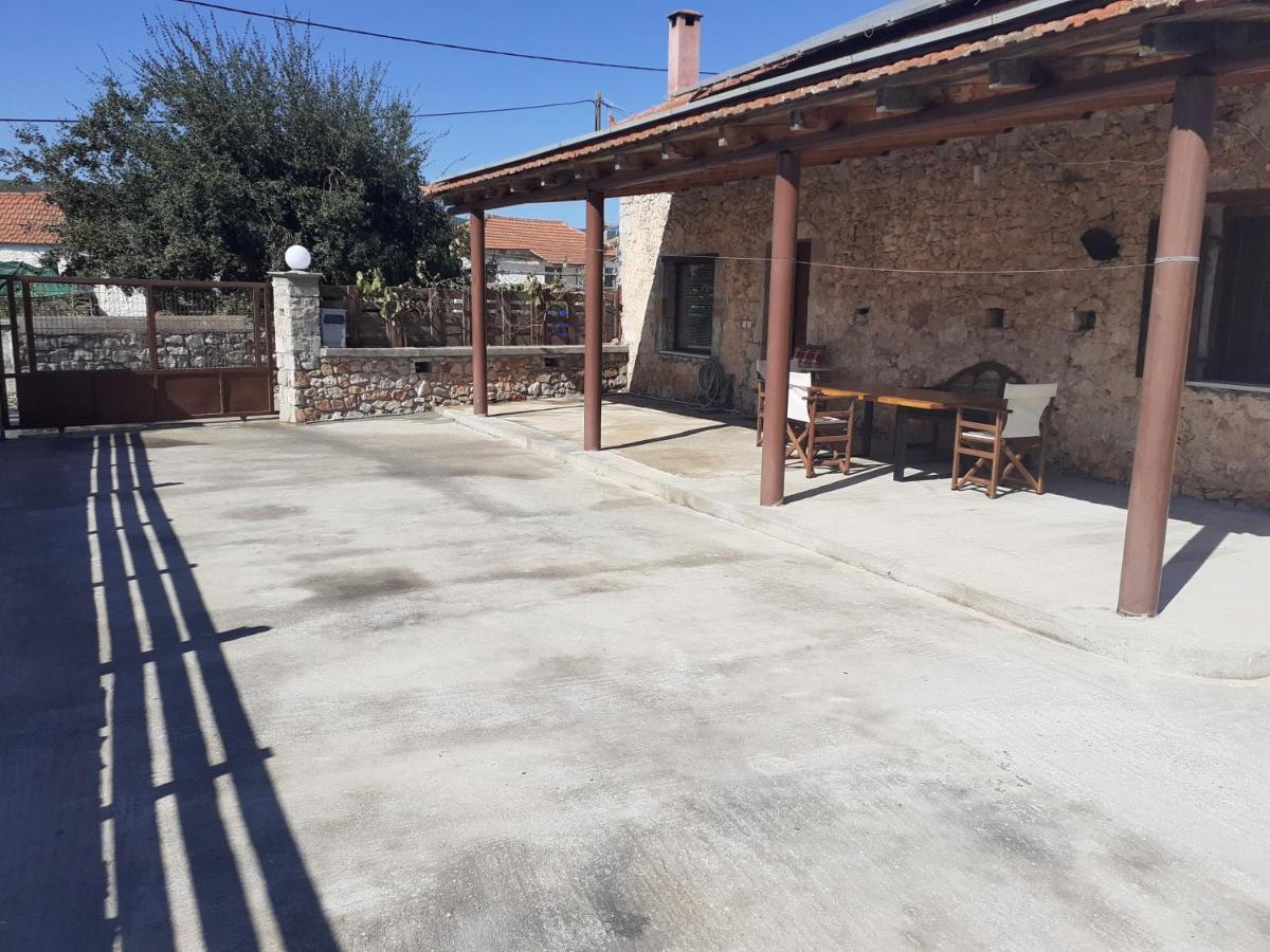 Tsitalia Cottage House Leonídion Exterior foto