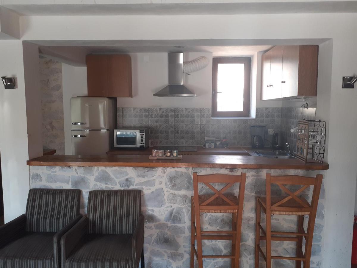 Tsitalia Cottage House Leonídion Exterior foto