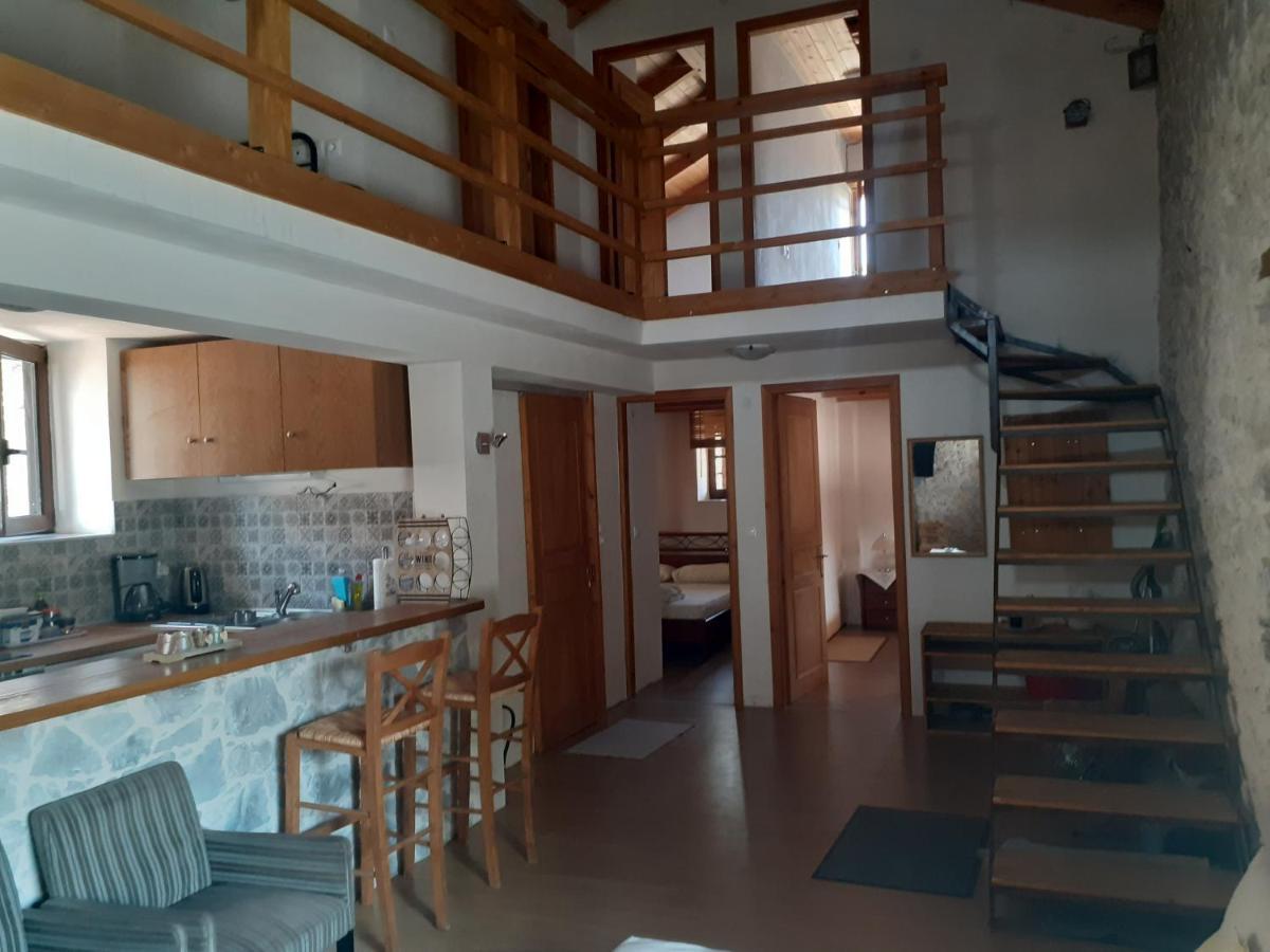 Tsitalia Cottage House Leonídion Exterior foto